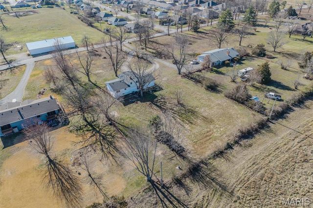 227 E Fremont Road, Lebanon, MO 65536