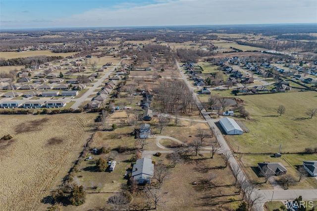 227 E Fremont Road, Lebanon, MO 65536