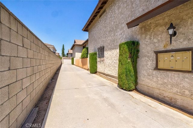 301 N Moore Avenue B, Monterey Park, CA 91754