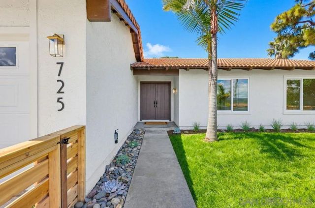 725 Santa Florencia, Solana Beach, CA 92075