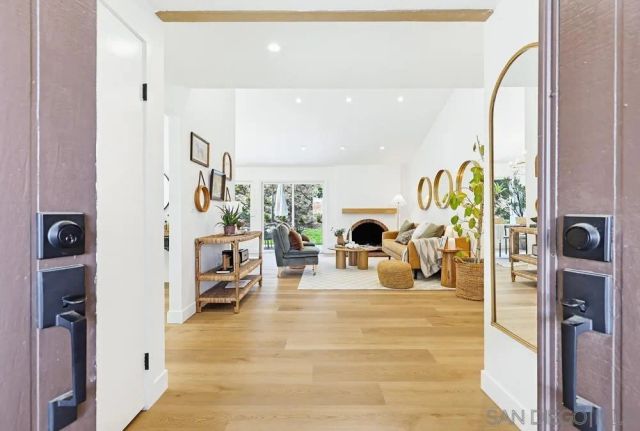 725 Santa Florencia, Solana Beach, CA 92075