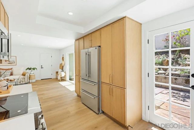 725 Santa Florencia, Solana Beach, CA 92075