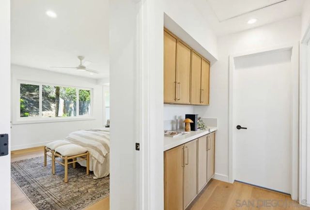 725 Santa Florencia, Solana Beach, CA 92075