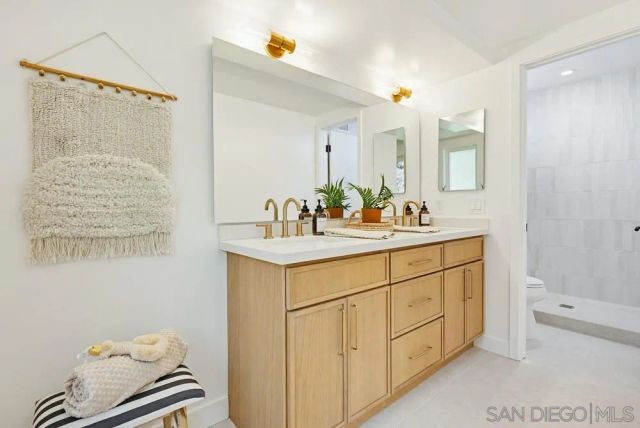 725 Santa Florencia, Solana Beach, CA 92075
