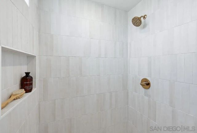 725 Santa Florencia, Solana Beach, CA 92075