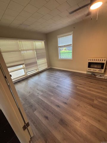 1918 Hillcrest Dr, Paragould, AR 72450