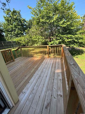 1918 Hillcrest Dr, Paragould, AR 72450