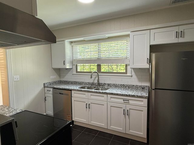 1918 Hillcrest Dr, Paragould, AR 72450