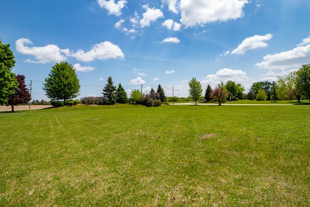 2600 Sanctuary Lane, Spring Grove, IL 60081