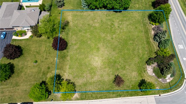 2600 Sanctuary Lane, Spring Grove, IL 60081