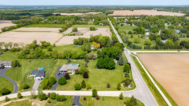 2600 Sanctuary Lane, Spring Grove, IL 60081