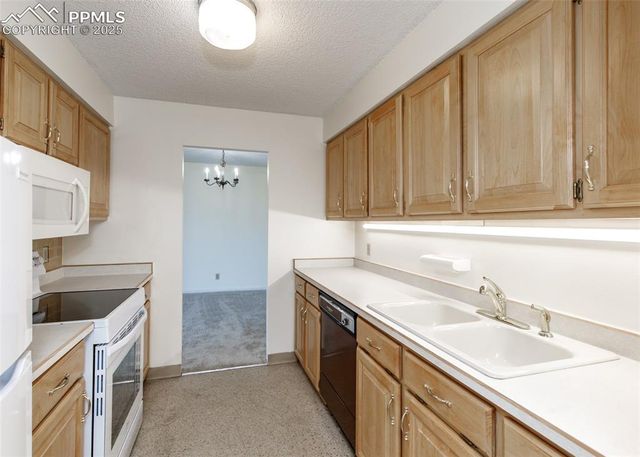 411 Lakewood Circle A706, Colorado Springs, CO 80910