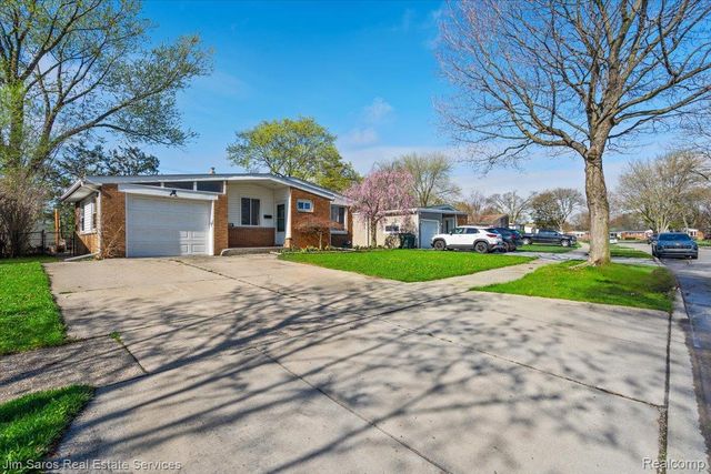 22518 Sunnyside Street, St. Clair Shores, MI 48080