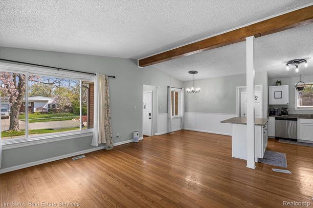 22518 Sunnyside Street, St. Clair Shores, MI 48080