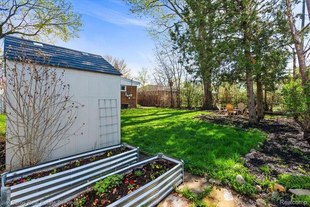 22518 Sunnyside Street, St. Clair Shores, MI 48080