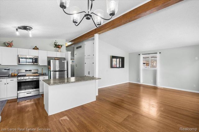 22518 Sunnyside Street, St. Clair Shores, MI 48080