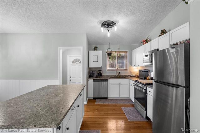 22518 Sunnyside Street, St. Clair Shores, MI 48080