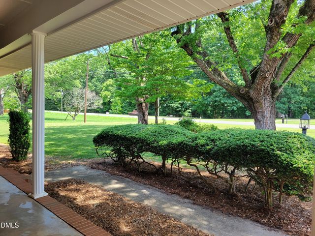 607 E Butler Avenue, Liberty, NC 27298
