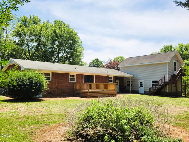 607 E Butler Avenue, Liberty, NC 27298