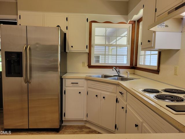 607 E Butler Avenue, Liberty, NC 27298