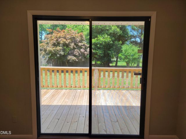 607 E Butler Avenue, Liberty, NC 27298