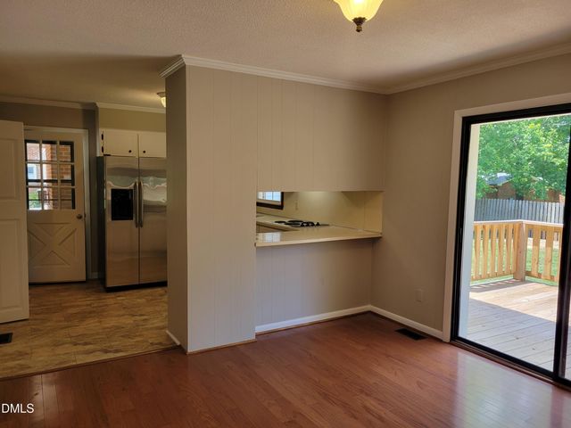 607 E Butler Avenue, Liberty, NC 27298