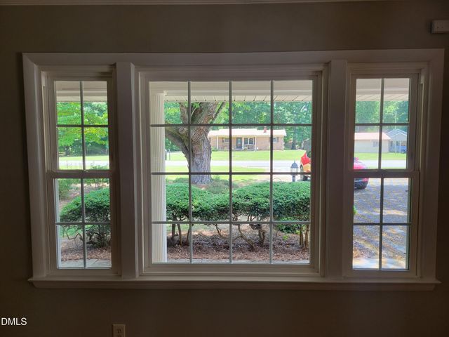 607 E Butler Avenue, Liberty, NC 27298