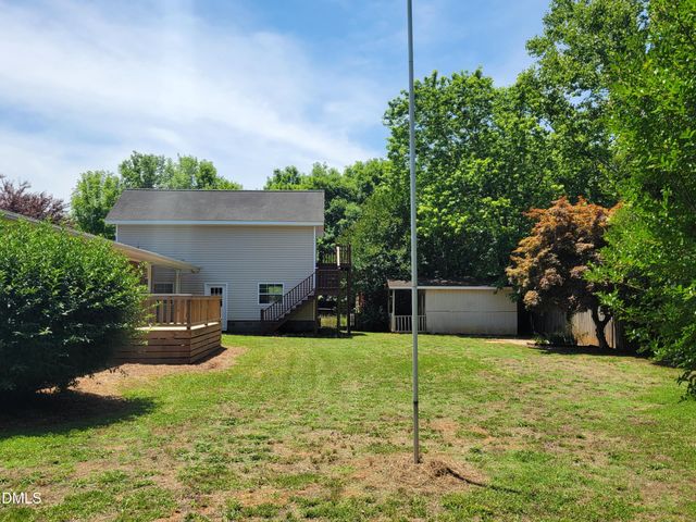 607 E Butler Avenue, Liberty, NC 27298