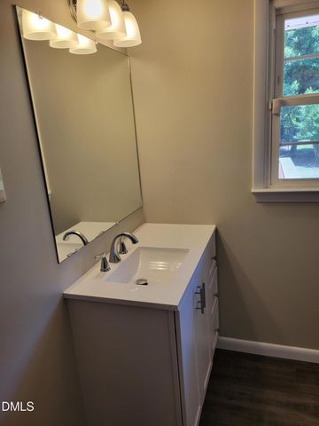 607 E Butler Avenue, Liberty, NC 27298