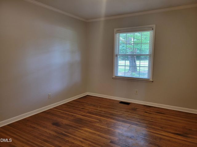 607 E Butler Avenue, Liberty, NC 27298
