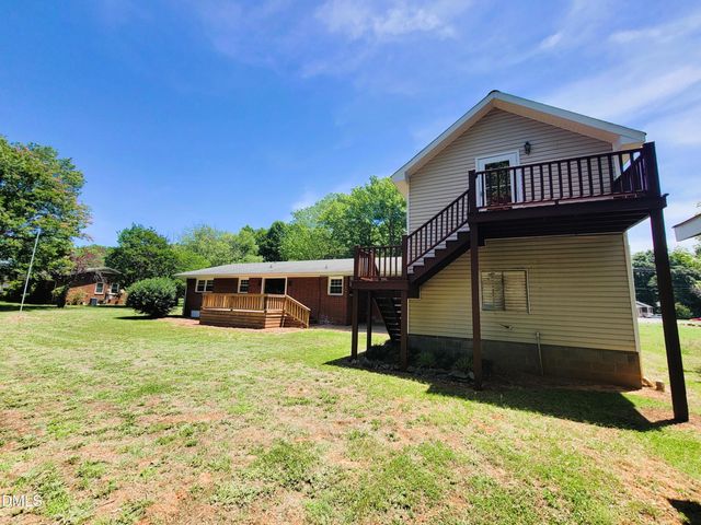607 E Butler Avenue, Liberty, NC 27298