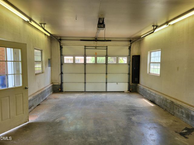 607 E Butler Avenue, Liberty, NC 27298