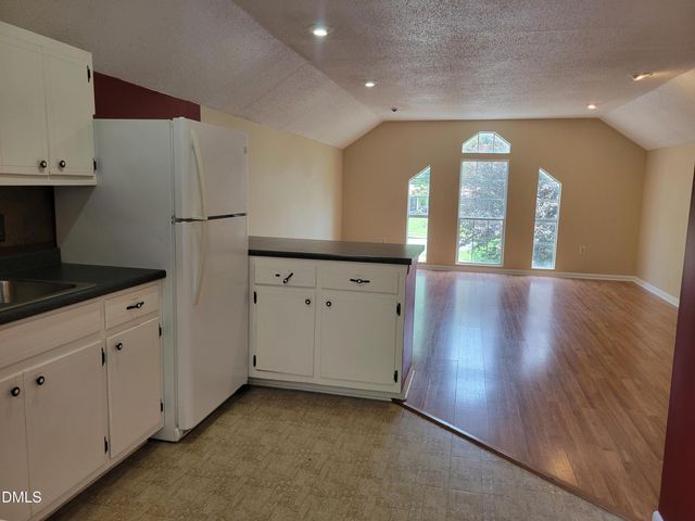 607 E Butler Avenue, Liberty, NC 27298