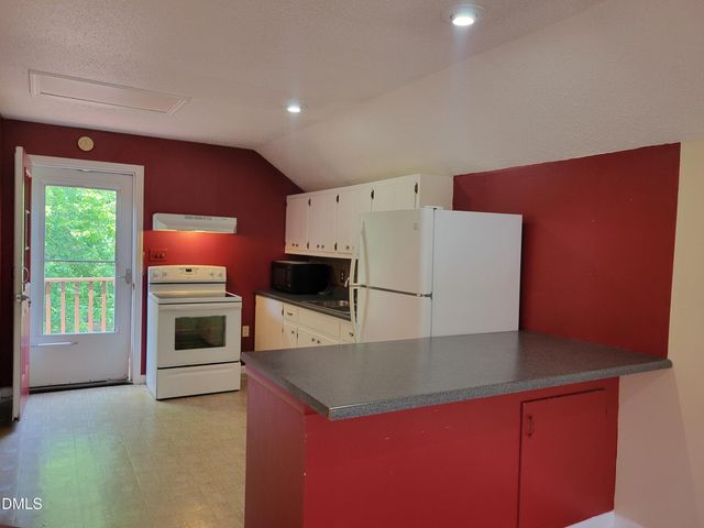 607 E Butler Avenue, Liberty, NC 27298