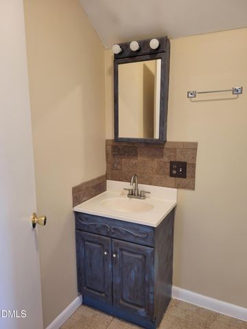 607 E Butler Avenue, Liberty, NC 27298