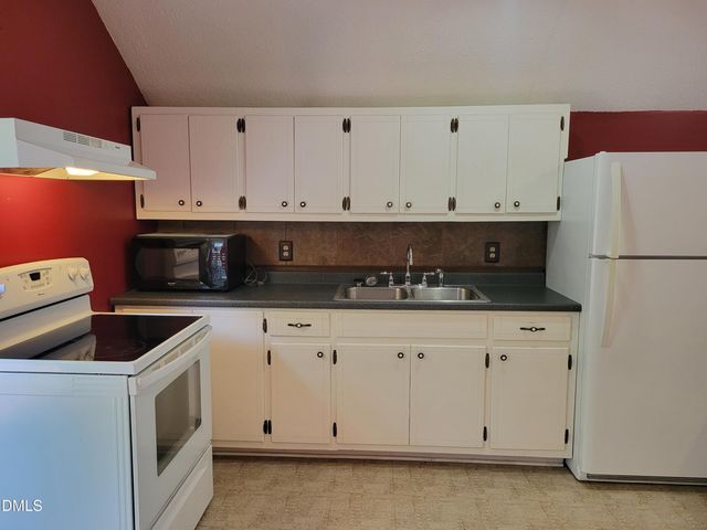 607 E Butler Avenue, Liberty, NC 27298