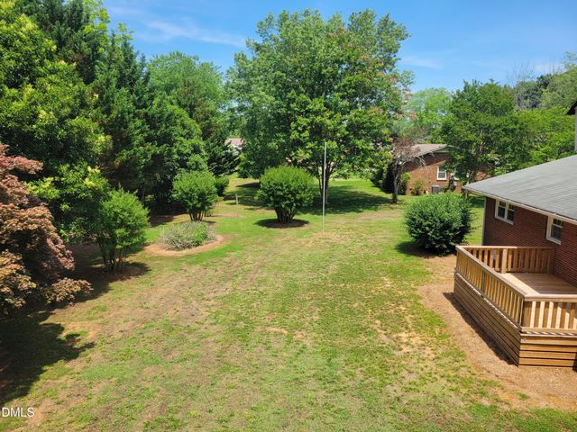 607 E Butler Avenue, Liberty, NC 27298