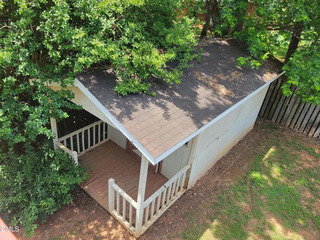 607 E Butler Avenue, Liberty, NC 27298