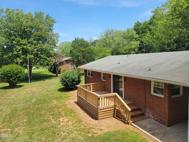 607 E Butler Avenue, Liberty, NC 27298