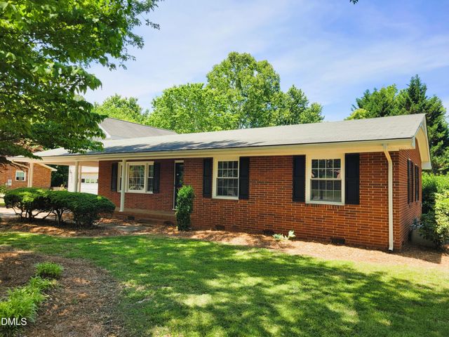 607 E Butler Avenue, Liberty, NC 27298