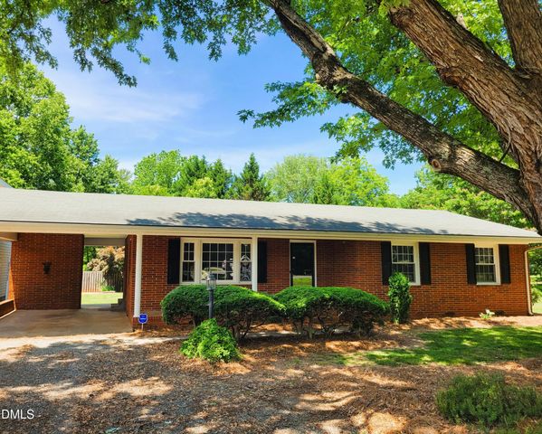 607 E Butler Avenue, Liberty, NC 27298