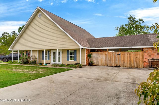 430 Gladstone Street, Bay Saint Louis, MS 39520