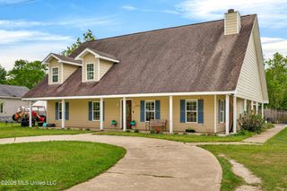 430 Gladstone Street, Bay Saint Louis, MS 39520