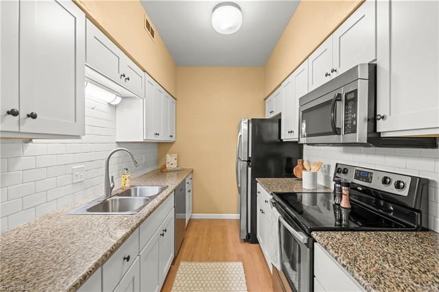 310 Meadows Circle, Winston-salem, NC 27104