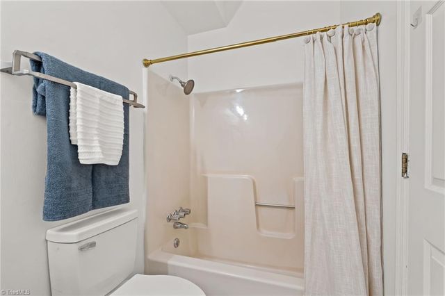 310 Meadows Circle, Winston-salem, NC 27104