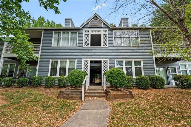 310 Meadows Circle, Winston-salem, NC 27104