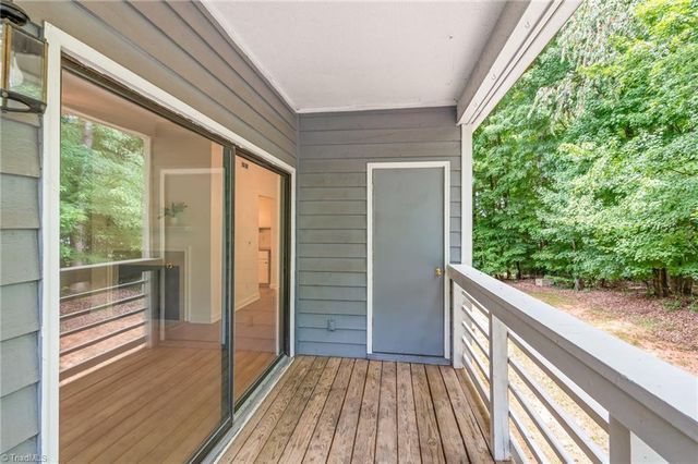 310 Meadows Circle, Winston-salem, NC 27104