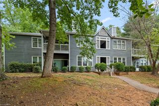 310 Meadows Circle, Winston-salem, NC 27104