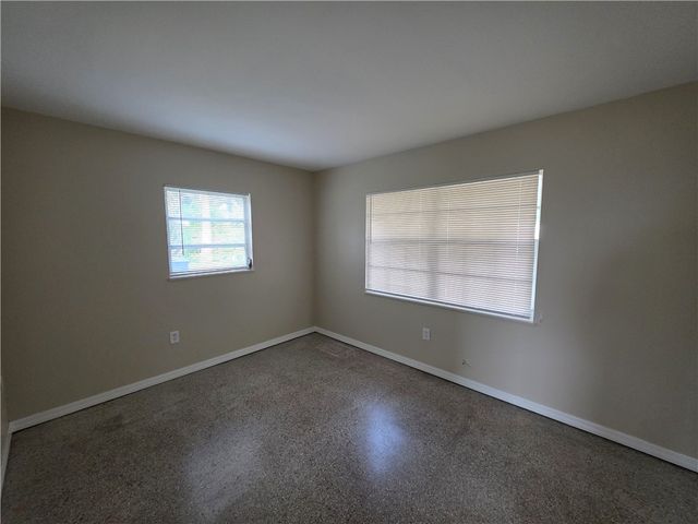 1631 4th Court, Vero Beach, FL 32960