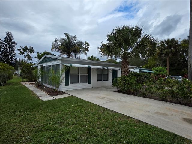 1631 4th Court, Vero Beach, FL 32960